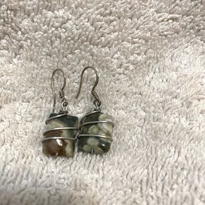 Crystal earrings. 2 pairs.